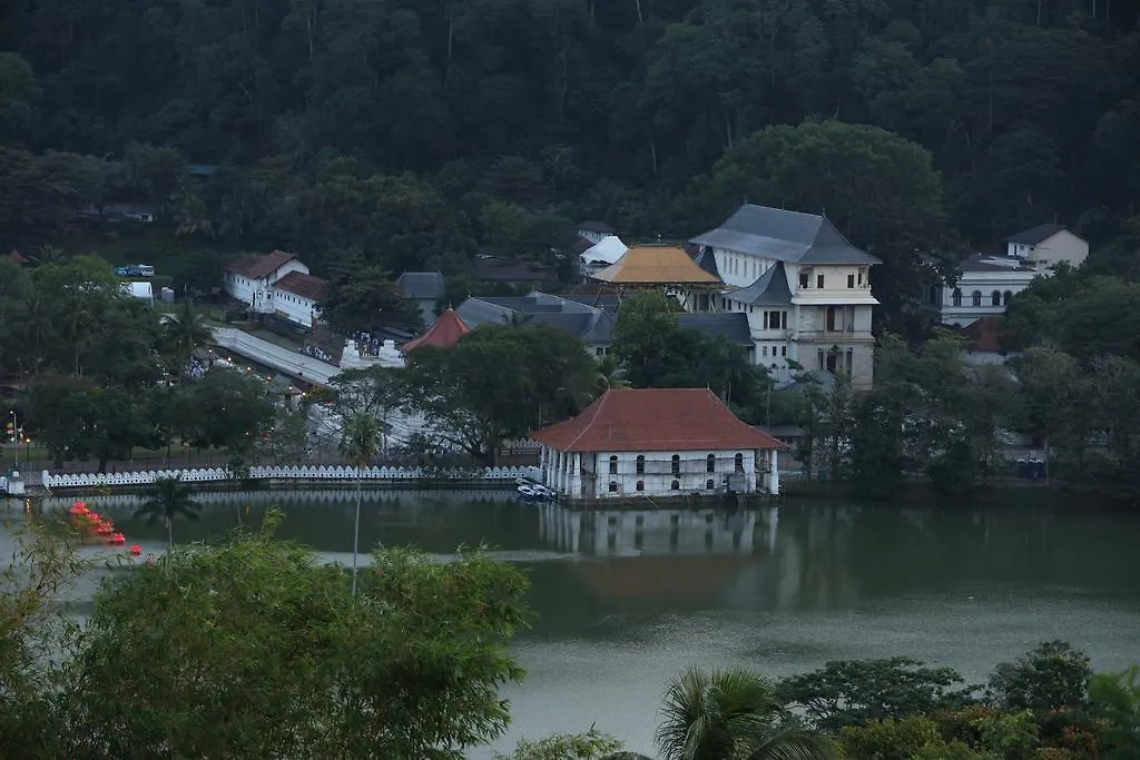 Glory Homestay Kandy
